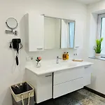 Rema Homes - Moderne Mit Jacuzzi In *