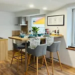 דירה Rema Homes - Moderne Mit Jacuzzi In באד בלינגן