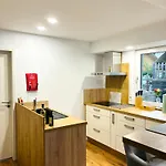 Rema Homes - Moderne Mit Jacuzzi In דירה *