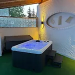 דירה Rema Homes - Moderne Mit Jacuzzi In