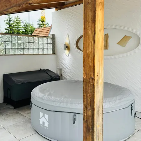 Jacuzzi Terrasse 55' Tv Kueche Regendusche Bad Bellingen