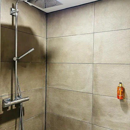 아파트 Rema Homes - Jacuzzi Terrasse 55' Tv Kueche Regendusche 바드벨링겐